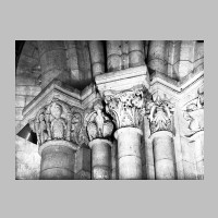Chapiteaux du transept,  Photo Molinard,  culture.gouv.fr.jpg